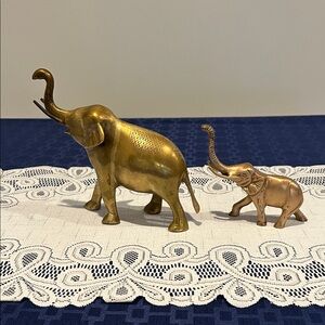 Vintage Solid Brass Elephants Set of 2 larger 7 in smaller 2.5 in